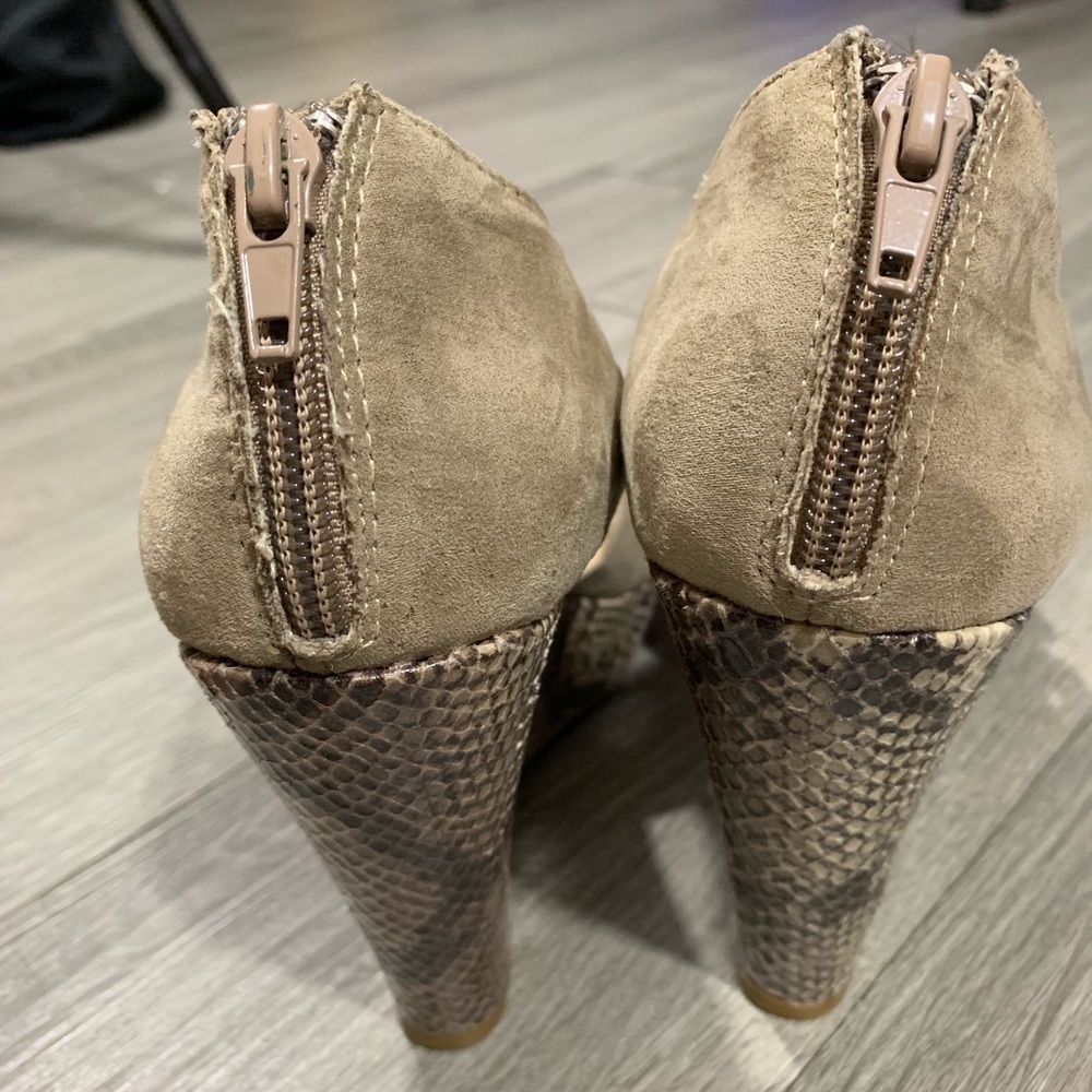 Nine West Python Wedge Platform Sandals Size 9.5 - image 3